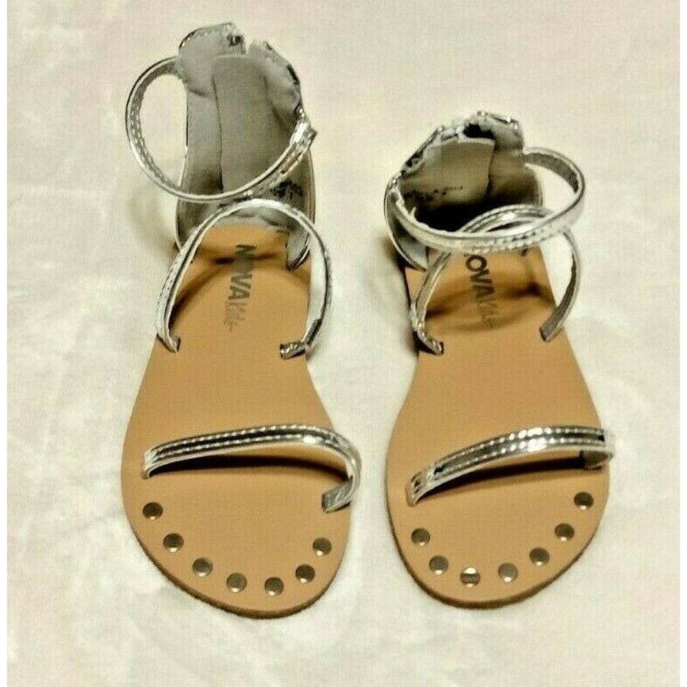 Girl's Fashion Nova Kids Silver Flat Sandals Size 7 New in Box